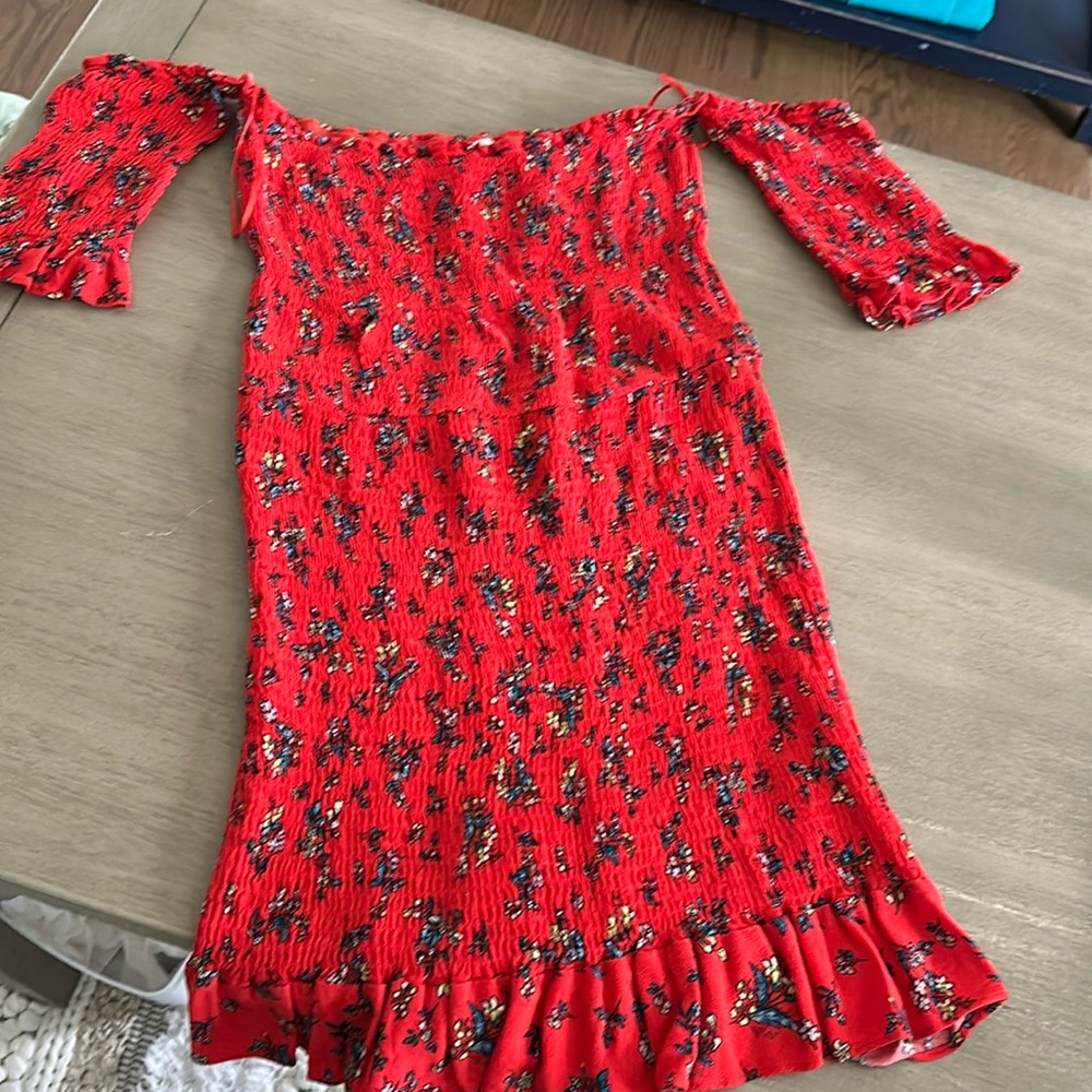 Red off the shoulder stretch cotton dress - size l
